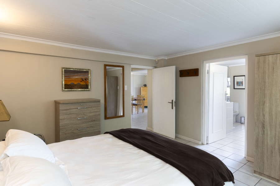 6 Bedroom Property for Sale in Roundhay Western Cape